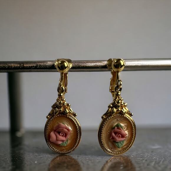 Vintage 90s Victorian Revival Pink Rose Cameo Clip On Earrings Gold Tone Floral - Picture 1 of 5